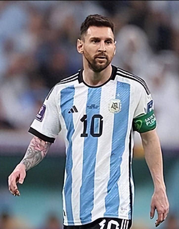 两人相隔869天出生,两人长子也相隔869天_球员_男子足球_巴塞罗那