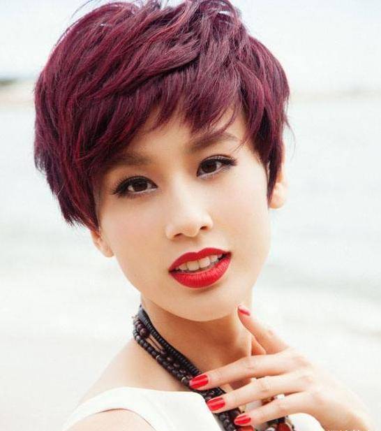 "星女郎"黄圣依和周星驰不和,爆红就解约,演技一去不复返?