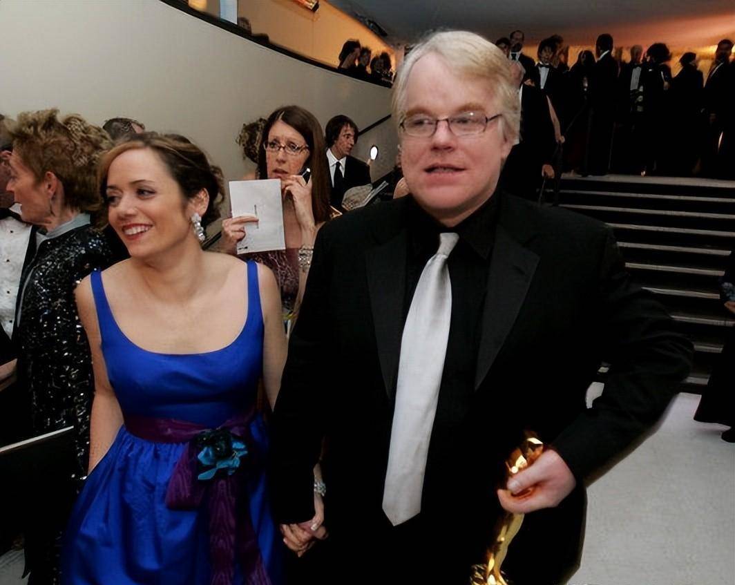 个月,把自己关在一间屋子里,查看与作家杜鲁门·卡波特有关的一切资料