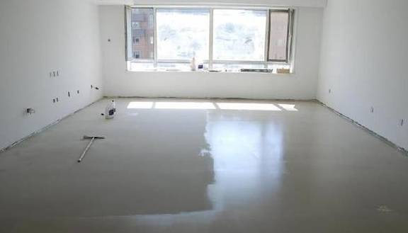 新房装修别再铺瓷砖地板了,现在都流行自流平,效果好看还实用_因为