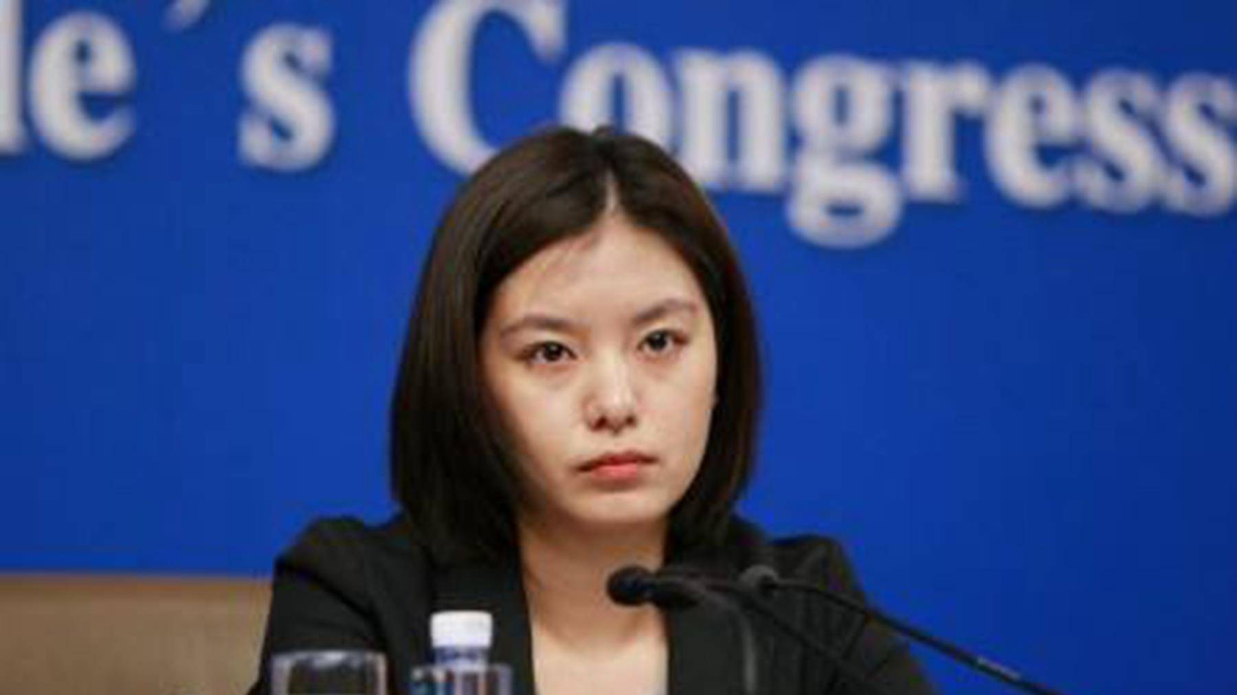 中国"第一美女"翻译官,一翻眼会场立刻安静,从没看她笑过_工作_张京