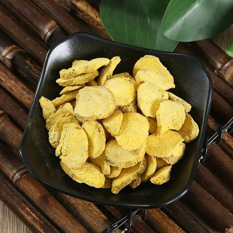 《伤寒论》中,以半夏泻心汤为治疗心下痞的基础方.