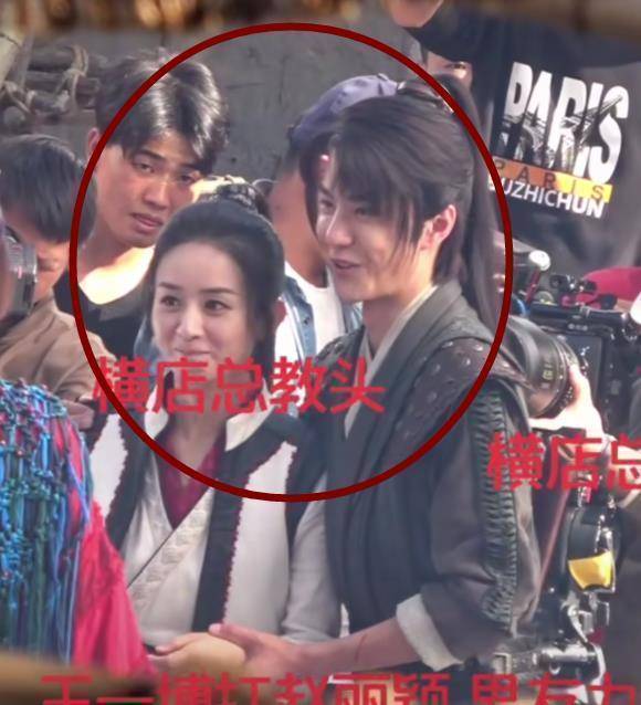 《有翡》路透,王一博一把扛起赵丽颖,手放的位置引热议,酸了酸了_时候