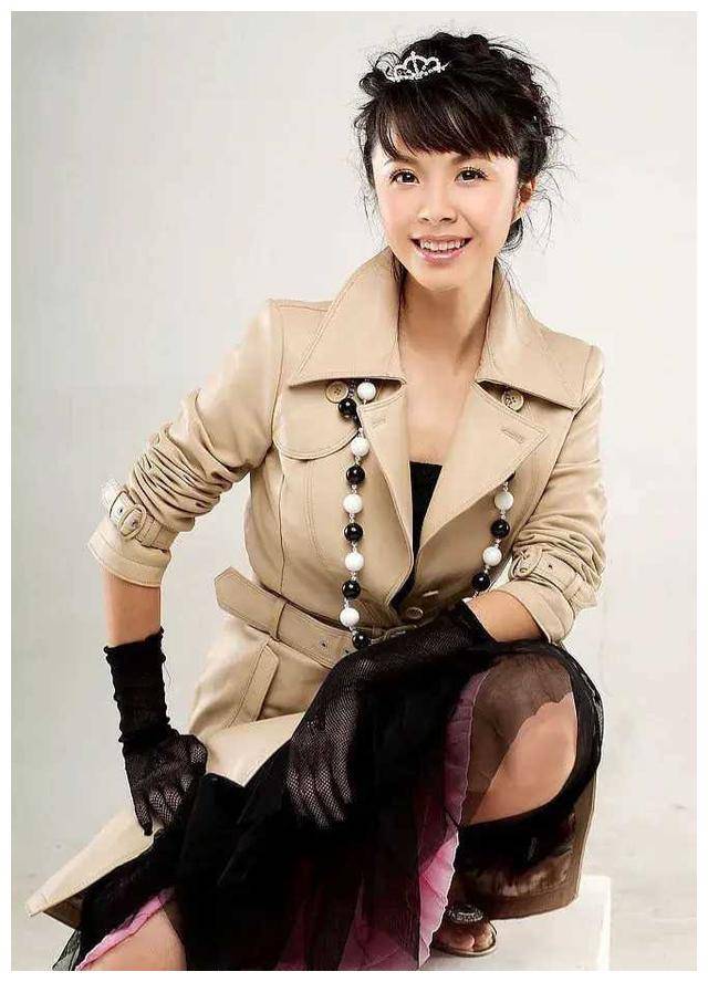 杨若兮魅力无限,闪耀明星巅峰,颜值达到巅峰-waterbear创建_演艺_观众