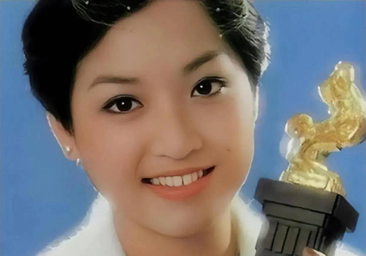 金马影后陷入婚姻骗局,脱身再嫁亦不顺遂,晚年女儿又爱上同性_恬妞