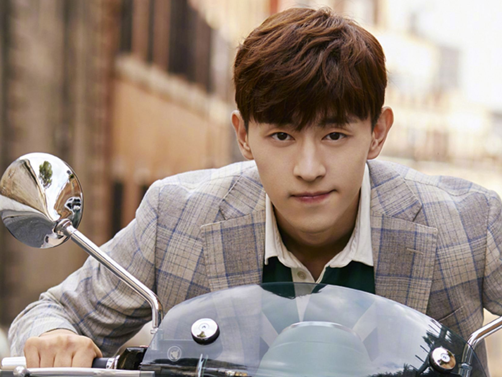 邓伦火锅店开张,生意火爆无空位,网友结账时纷纷点赞_电视_店里_时间