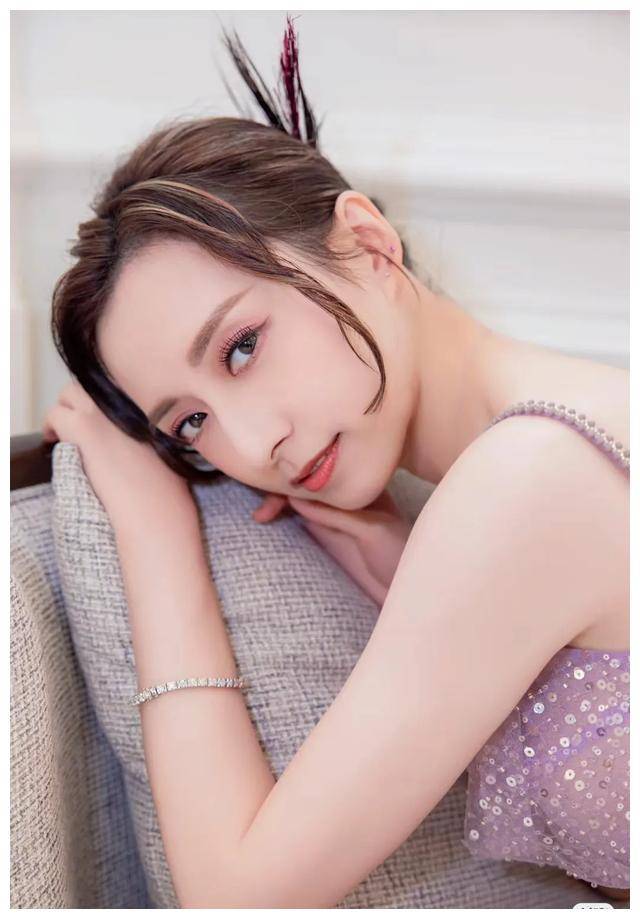 龚嘉欣晒出最新社交动态,引关注!有些东西早晚会来把!_单身_爱情_婚姻