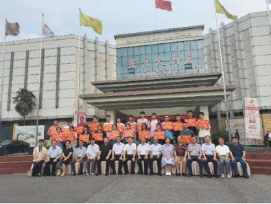 在陶行知教育基金会公益组负责人蚌埠吴伟同志的努力下,公益组向六安