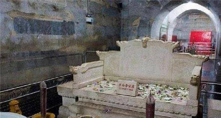 定陵:中国唯一被挖掘的帝王墓,中间多次发生怪事,保护变破坏?