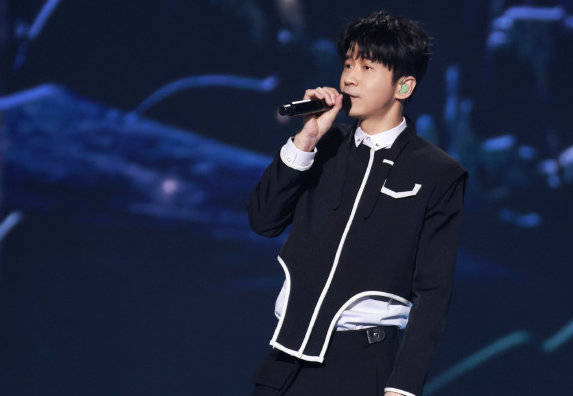 光良"今晚我不孤独2.0"巡回演唱会——首站苏州(河马票务)_童话_双手