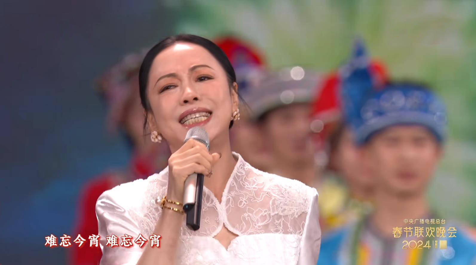 一首《难忘今宵》,让黄绮珊栽了跟头,李谷一的话终于应验了!