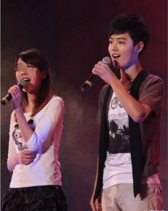 继大学时"黑料"被扒后,肖战更多生活照曝光,长相十分青涩_网友_女朋友