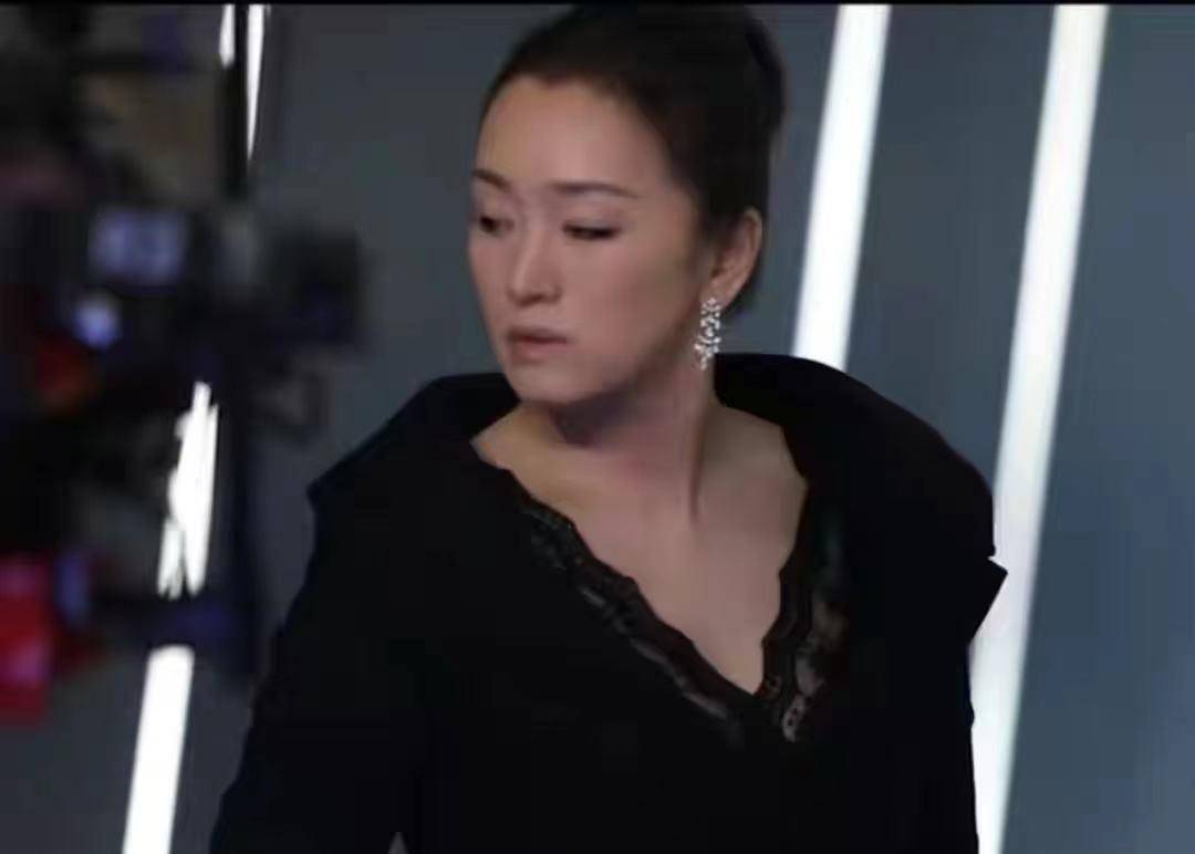 巩俐罕见拍内衣广告!