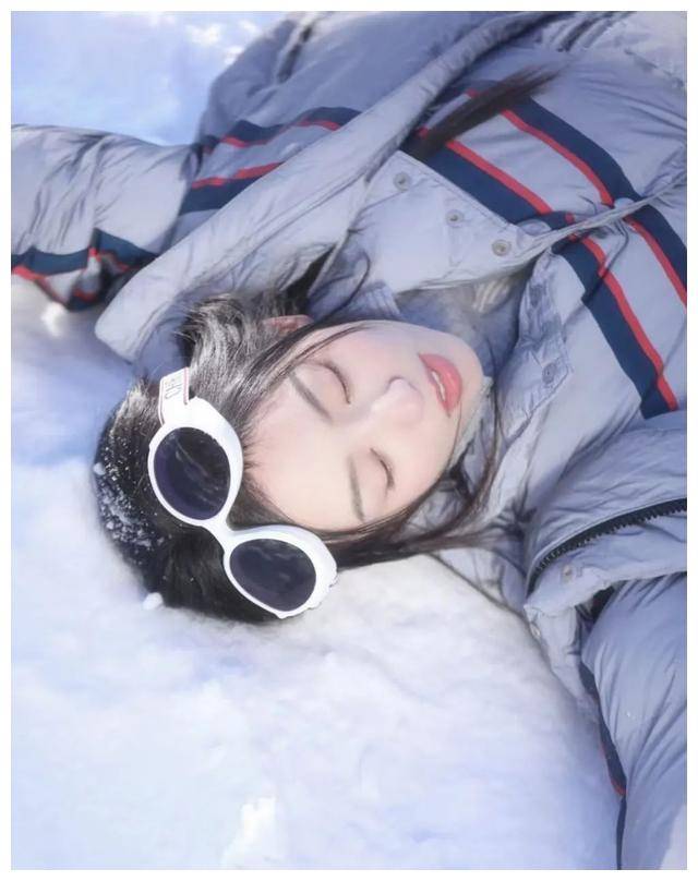 但冬季潮湿的雪,甚至伴随的雨夹雪对于肌肤是严酷的考验.