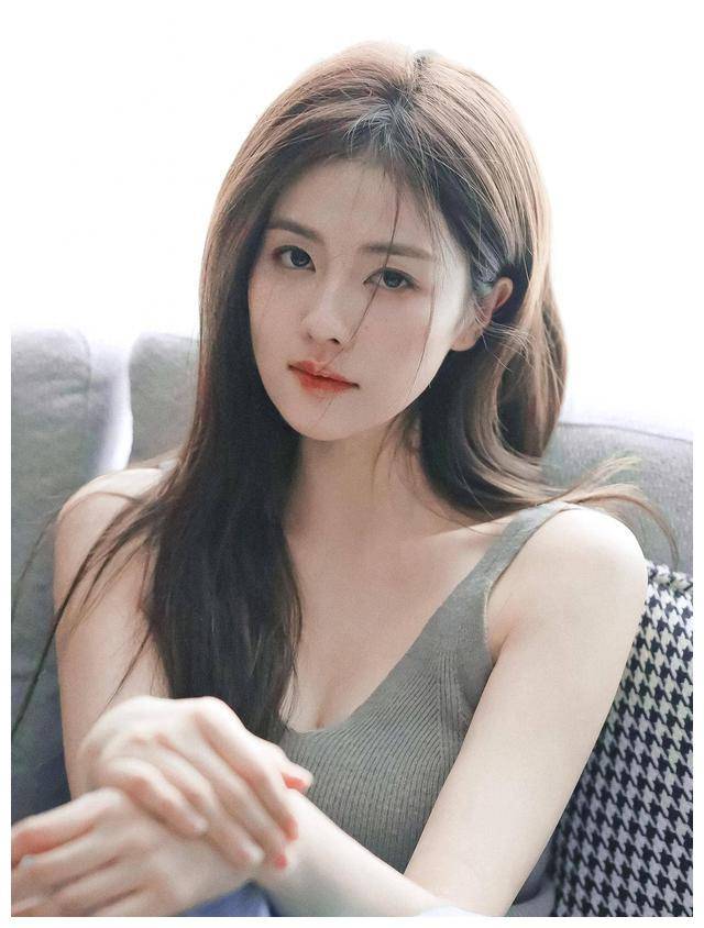 清纯甜美,白鹿写真集,网友直呼抗拒不了!_气质_人们_外表美丽