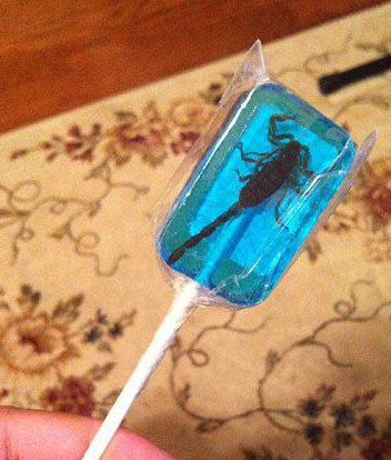 搞笑gif:大妈,你们在游艇上打麻将不冷吗?_老婆_段子_老公