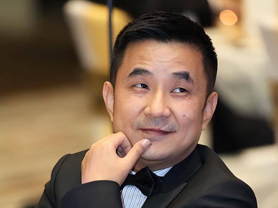 王永红:公司破产欠800亿,套61亿携女明星出逃,亲爹去世都不回_韩熙庭