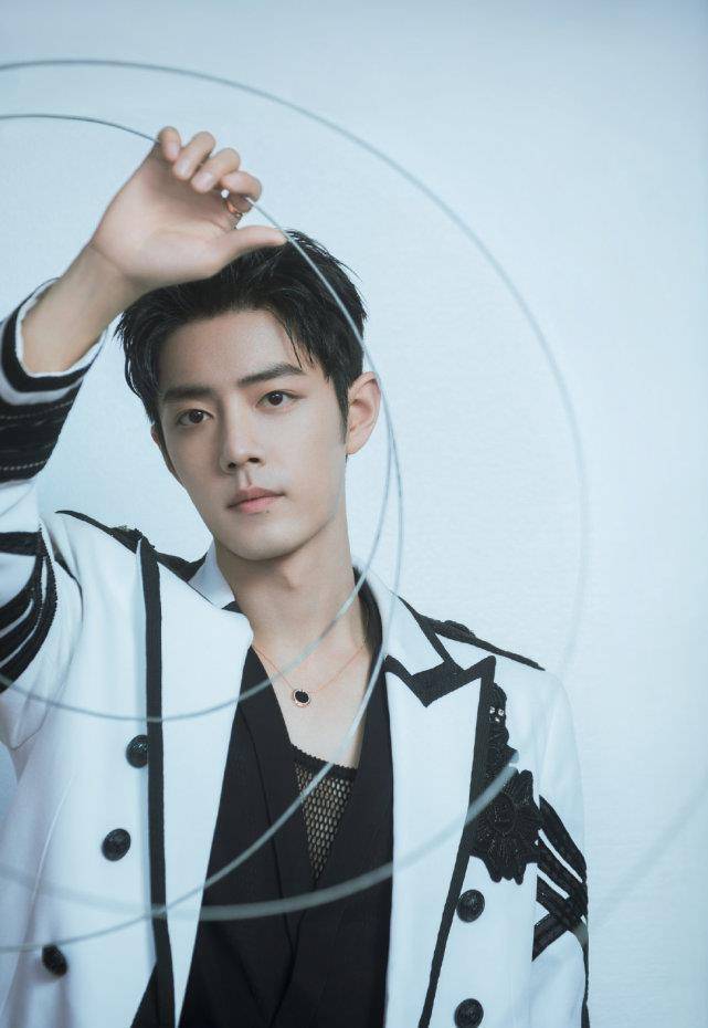 肖战光点登全球单曲畅销榜,成为唯一入榜华语男歌手,我却注意到了这些