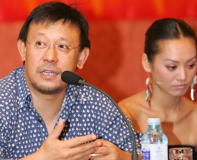 宁静:知三当三硬刚那英,与马景涛当街拥吻,后约会小