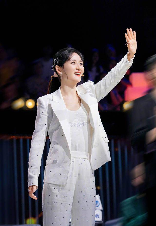 只来了一期,却因为1句话被全网说_周冬雨_迪丽热巴_汤圆