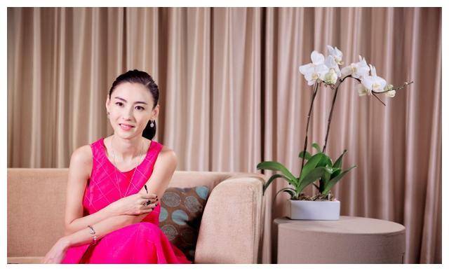 张柏芝暂停工作避谣传怀四胎,生父身份引发热议._孩子_成为了_女神