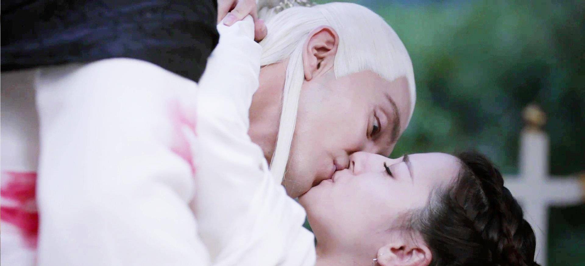 热巴,高伟光同天上线庆祝白色情人节,凤九帝君默契依旧_电视剧_三生