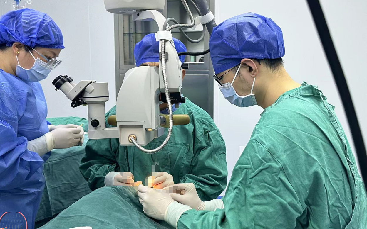6岁女孩获公益援助告别斜视 崭新人生从此启航_悠悠_家庭_治疗