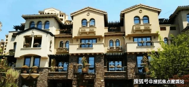 别墅单价3.5万/㎡建面约150-160㎡叠加别墅均价2.