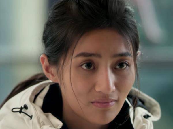 参演《爱5》走红,如今客串《冰雪之名》,万籽麟也是