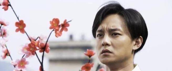 从歌手跨行当演员,当过郭京飞助理,三次合作沈腾走红_尹正_话剧_角色
