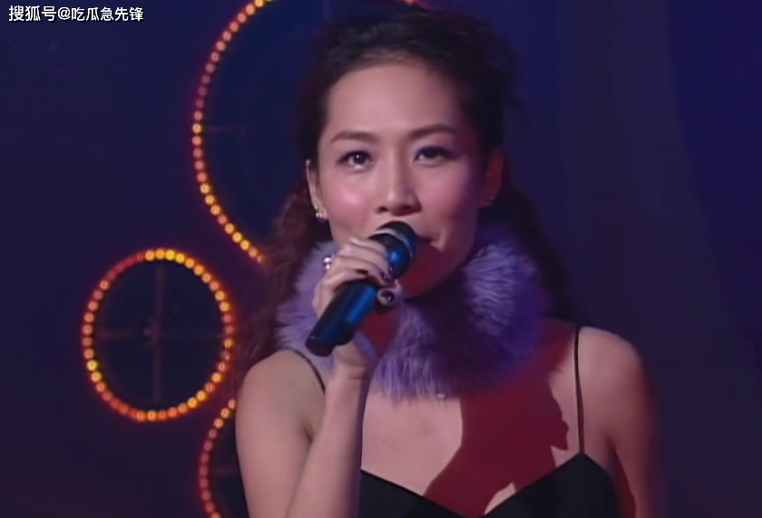 彭羚的名字如同一颗耀眼的星辰,照亮了乐坛的每一个角落.