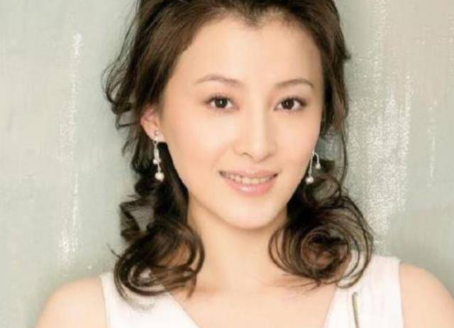 她嫌丈夫丑不想要孩子,丈夫宠爱将245万交给她,女儿如今19岁_徐璐
