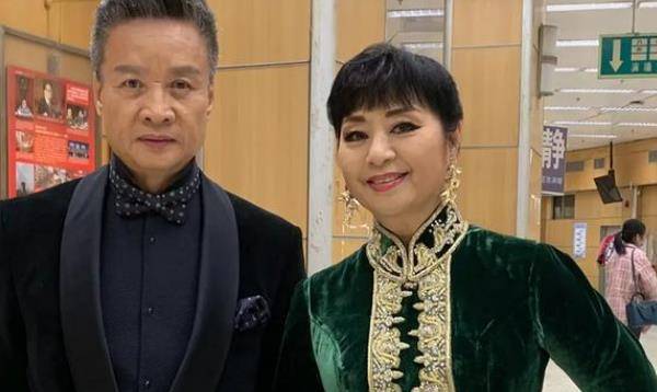 42岁再嫁法国贵族老公,不改国籍没生孩子的殷秀梅,为何被宠成宝