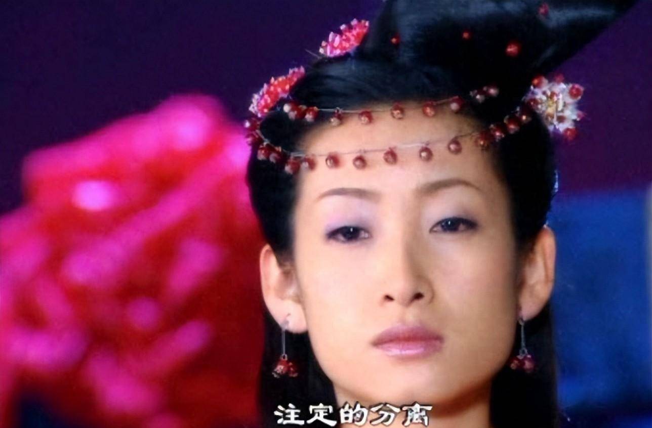 丑而不自知的女星,长相寒碜非尬演"绝世美人",怨不