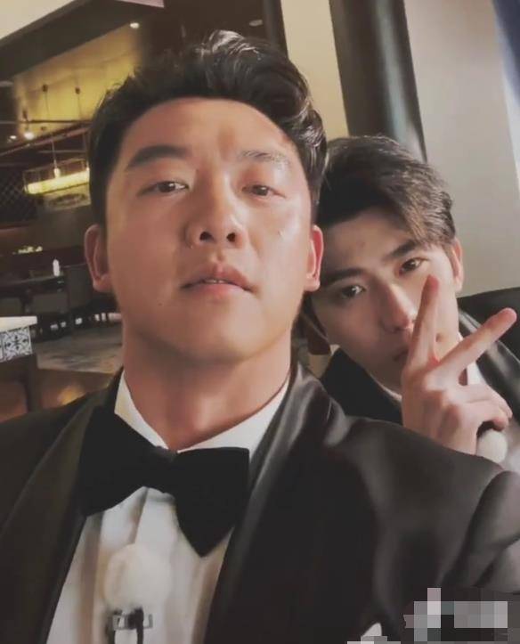 郑恺出镜跑男聚餐,所有嘉宾都特意拍了一遍,唯独没有录baby_时候_图片