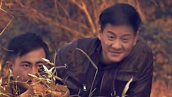 演员连奕名:成名后与原配离婚,二婚娶杨若兮,前妻红了他落寞了_陈实