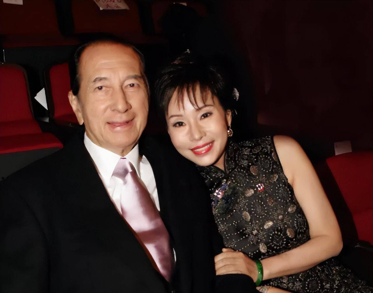 香港赌王4个老婆17个孩子,每个老婆平均分配3天_何鸿燊_梁安琪_陈婉珍