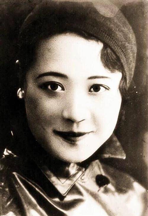 民国四才子之一的张伯驹和妻子潘素的感情,让人惊叹不已,毕竟潘素的