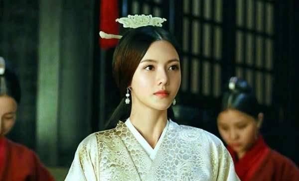 三国十大美女排行榜:大乔小乔未进前三,榜首当之无愧_曹操_刘备_时期