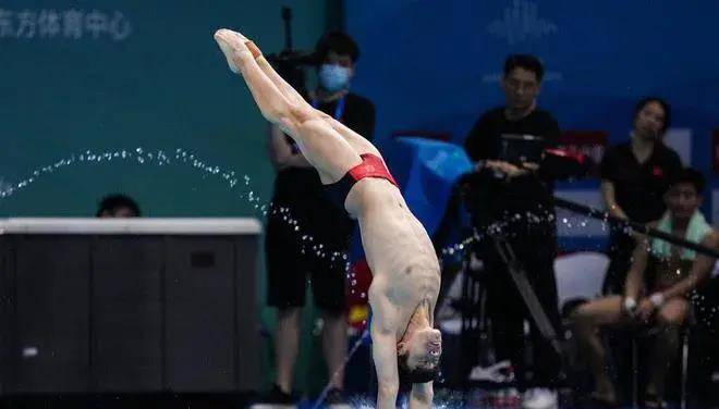 陈艾森跳水 泳裤图片