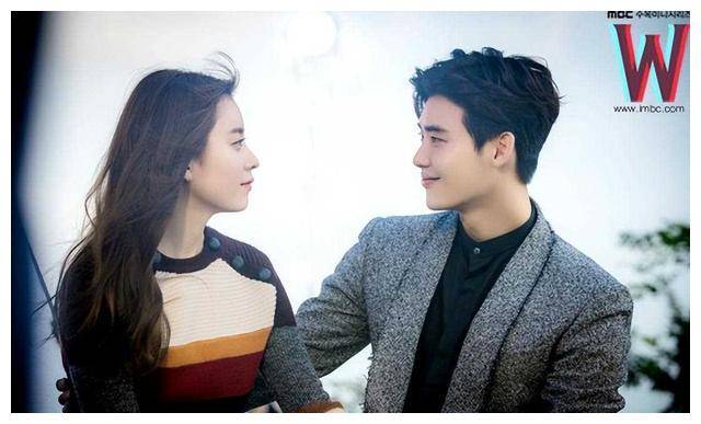 《大力女子都奉顺》奇幻罗曼史的浪漫,这部结合超能力元素的奇幻漫改