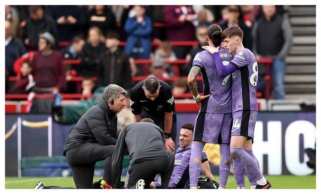 比赛_萨拉赫因_受伤