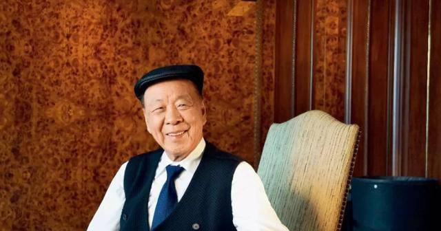 91岁富豪"老当益壮",常住5星级酒店不回家,1分钟能赚5辆豪车_吕志和