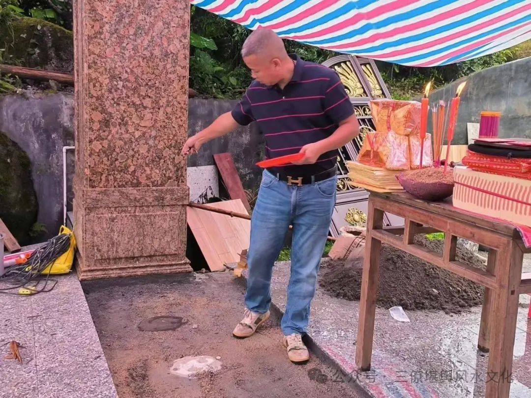 金 局 歌大凡看地先寻龙,水从龙脉是真形.