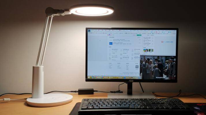 护眼灯有蓝光好还是没蓝光好呢？内含2024高性价护眼台灯推荐