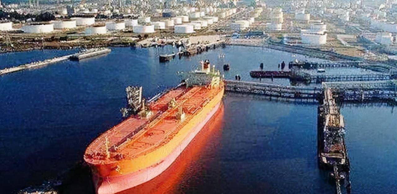 让国际油价攀升到了一个新高位,而在这其中,背后也有着觊觎利比亚石油