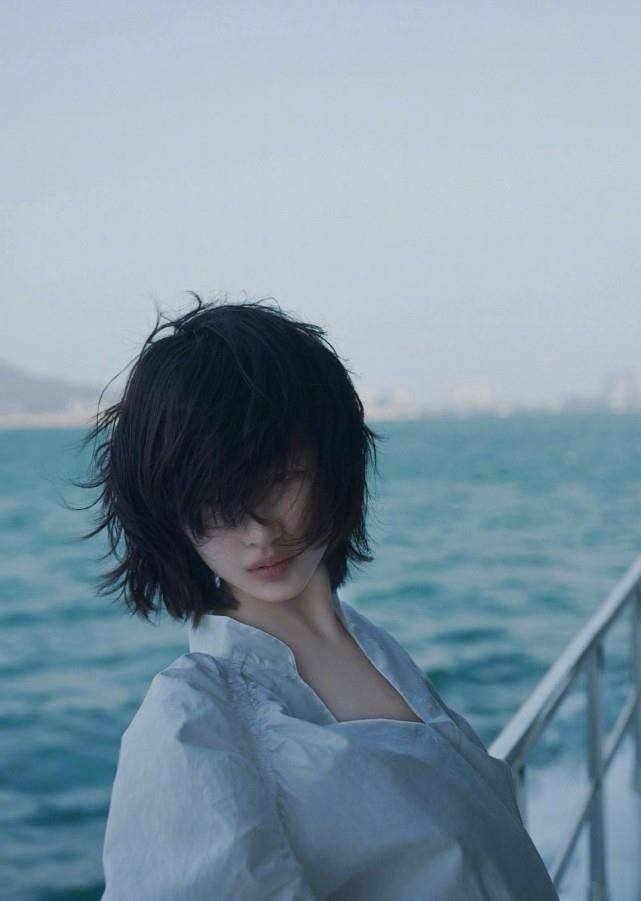 周冬雨:远赴海上惊鸿宴,一睹人间盛世颜.