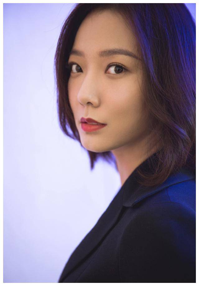 【40岁的王珞丹,姥爷95岁想吃喜糖】,谁敢迎娶?姥爷还在等待!