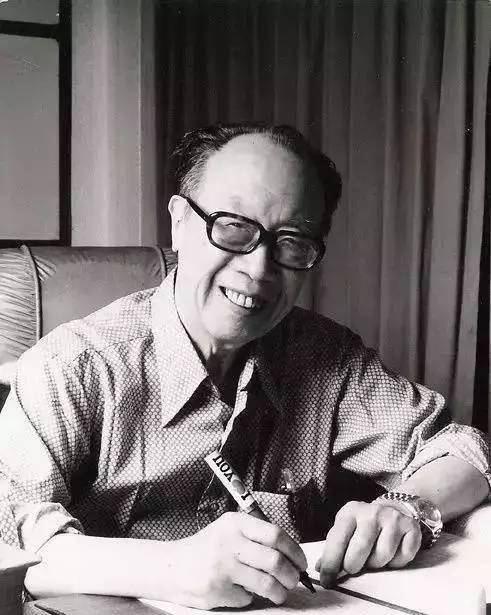 相守47年,发妻离世后,他不顾反对迎娶娇妻,安享晚年,高龄而逝_梁实秋