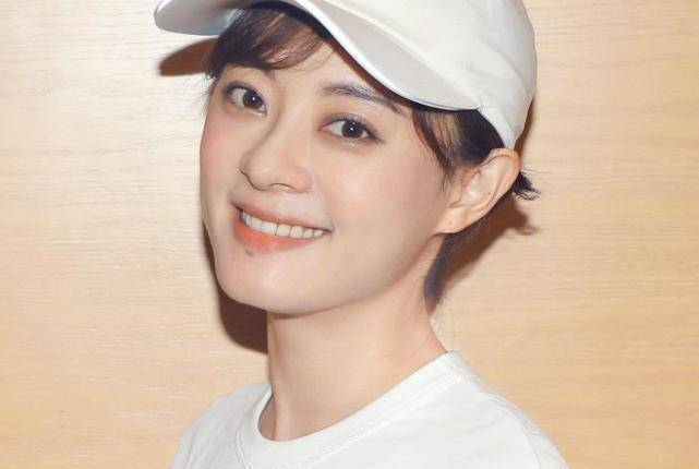 孙俪出书之后又卖"狗狗t恤",价格曝光很亲民,销量却过于真实_小时候